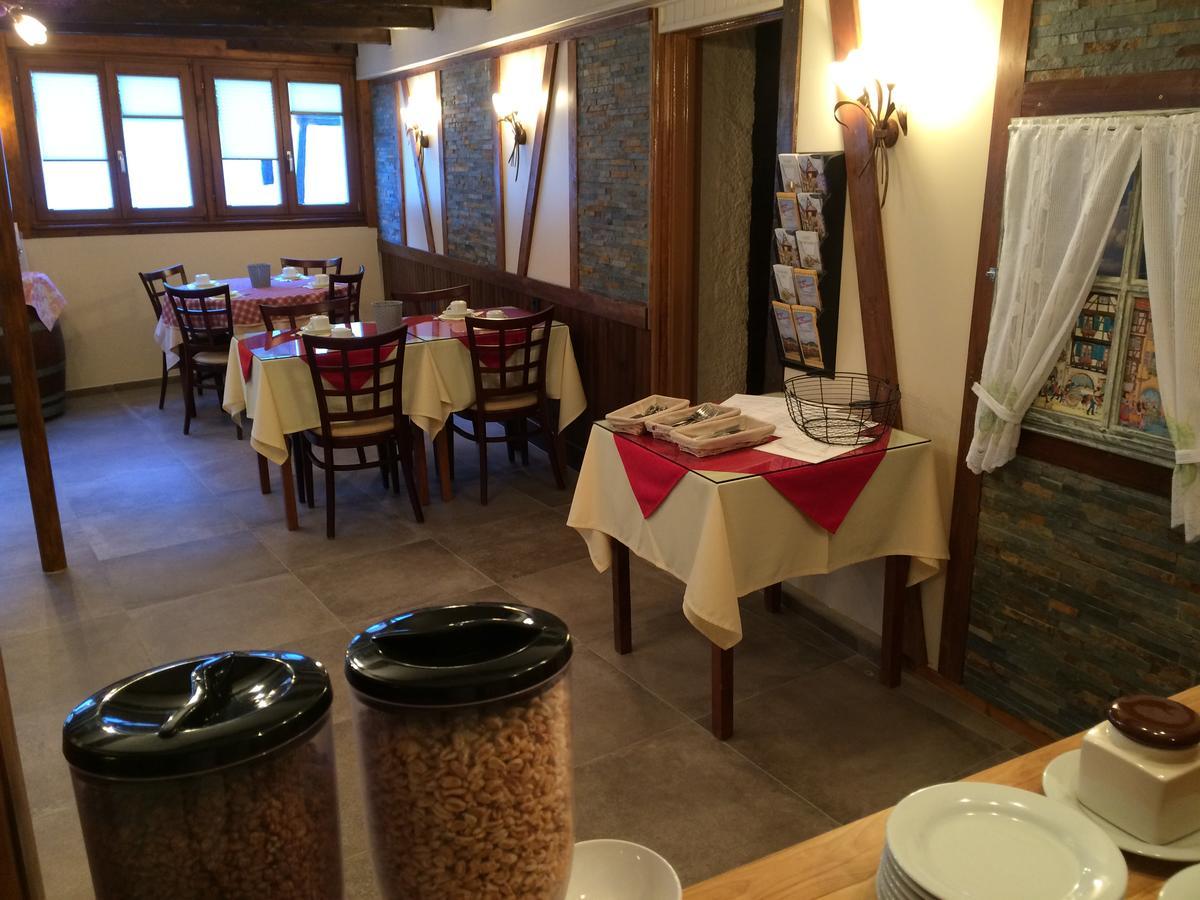 Auberge Des Trois Chateaux Eguisheim Dış mekan fotoğraf