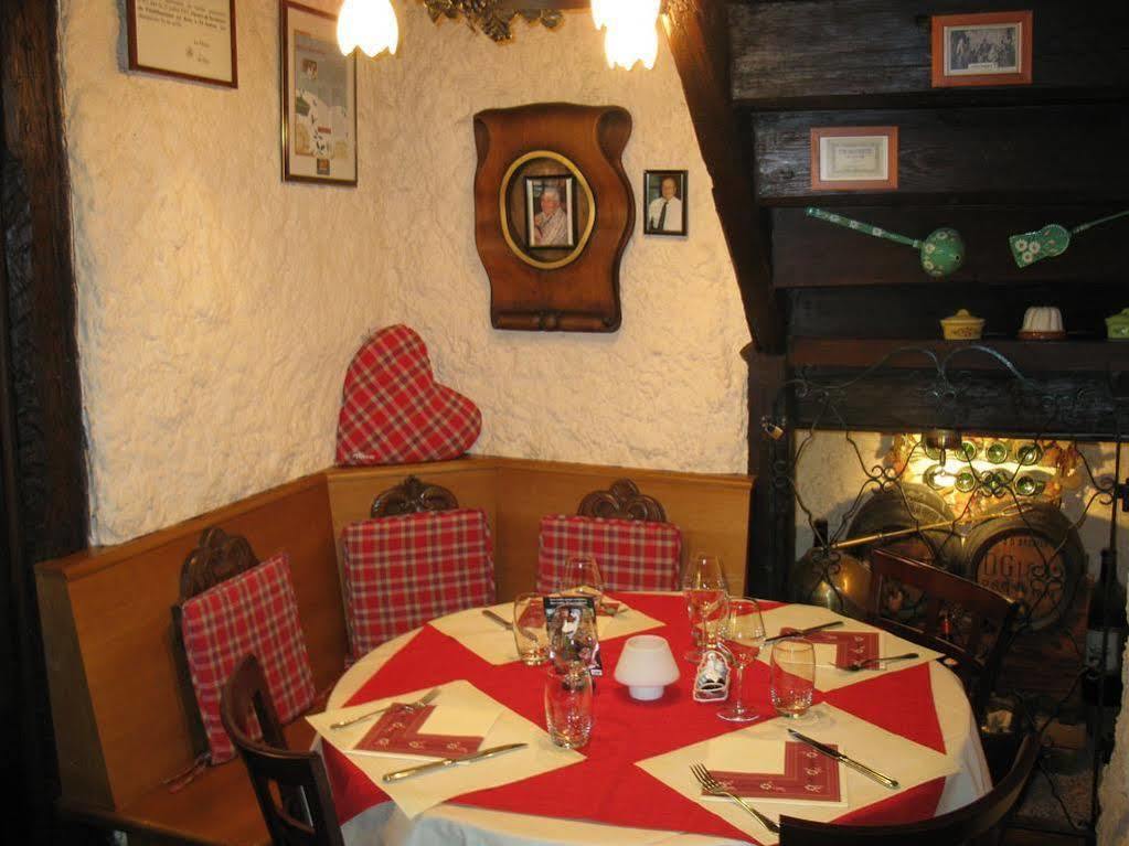 Auberge Des Trois Chateaux Eguisheim Dış mekan fotoğraf